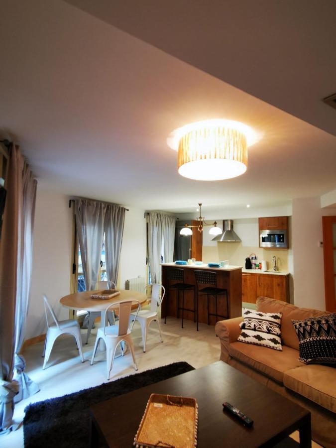 Ferienwohnung Vtz El Balcon De Rey Alfonso III Saragossa Exterior foto